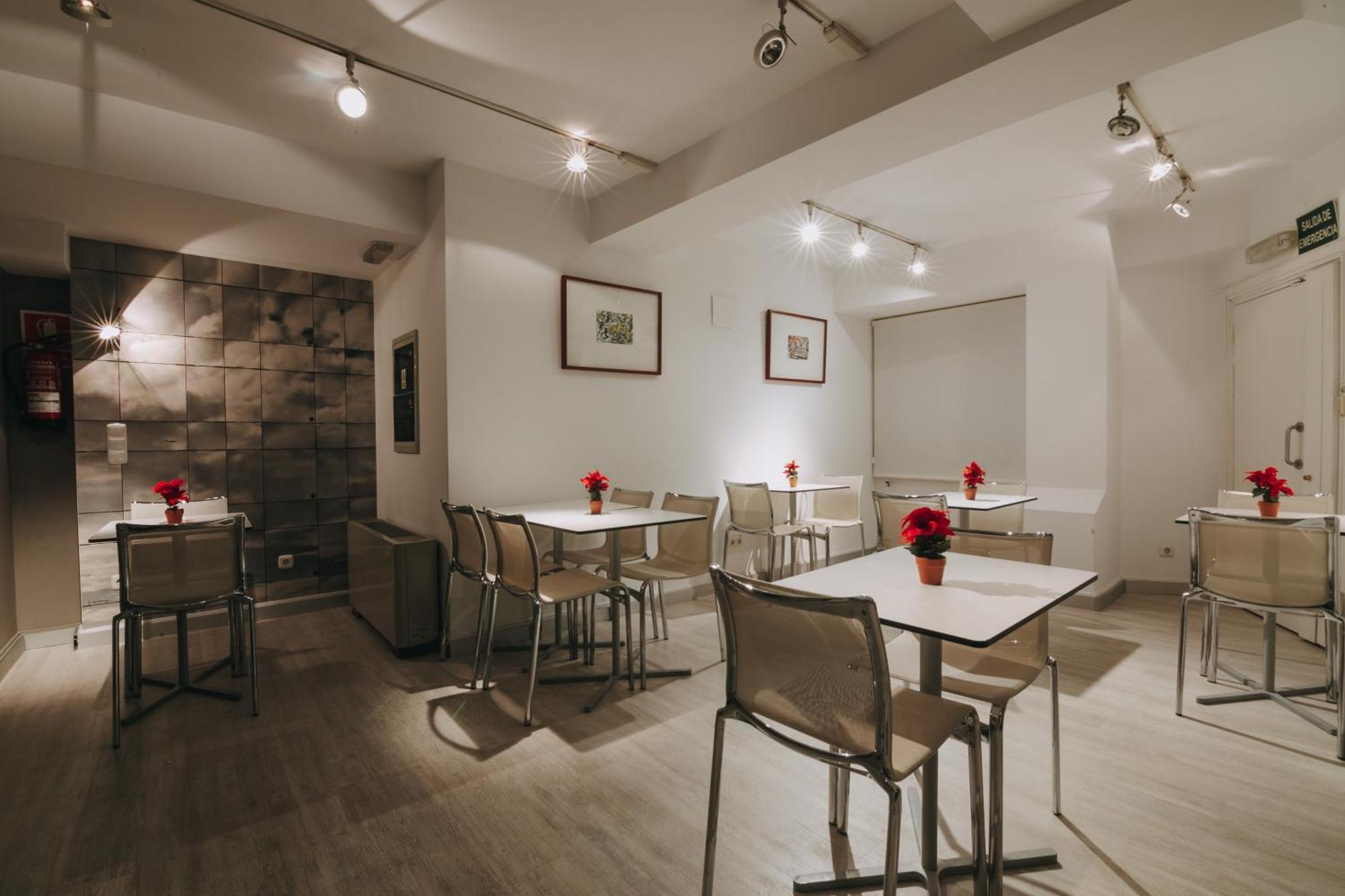Hotel Zaragoza Plaza *
